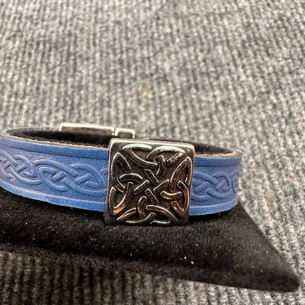 Lee River Ireland Eternal Celtic Knot Bracelet Embossed Leather Blue Modern